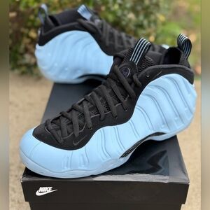 NIKE POSITE ONE BLACK-BABY BLUE '25 US SIZE 6YOUTH BRAND NEW IN BOX